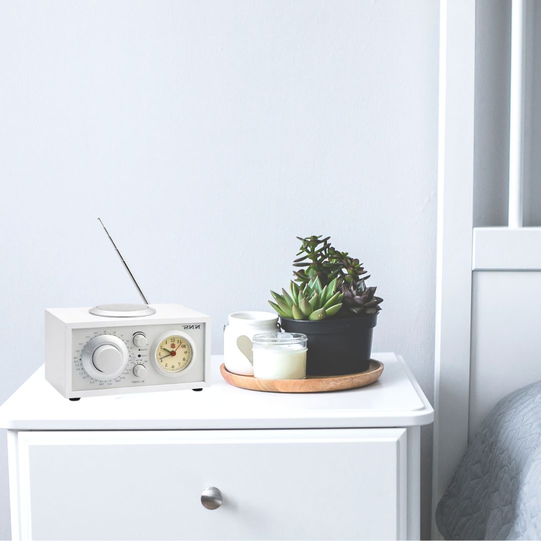 Ασύρματο Φορητό Retro Ραδιόφωνο με Bluetooth, USB, TF & Ρολόι - Επαναφορτιζόμενο Ασύρματο Φορητό Retro Ραδιόφωνο με Bluetooth, USB, TF & Ρολόι - Επαναφορτιζόμενο