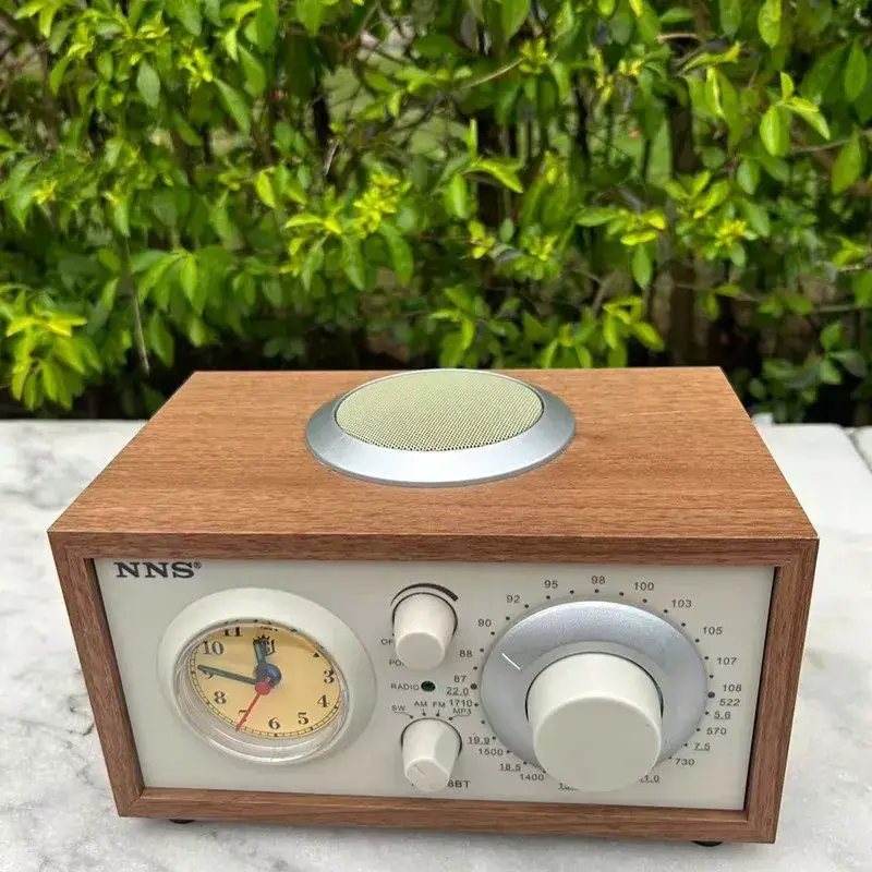 Ασύρματο Φορητό Retro Ραδιόφωνο με Bluetooth, USB, TF & Ρολόι - Επαναφορτιζόμενο Ασύρματο Φορητό Retro Ραδιόφωνο με Bluetooth, USB, TF & Ρολόι - Επαναφορτιζόμενο