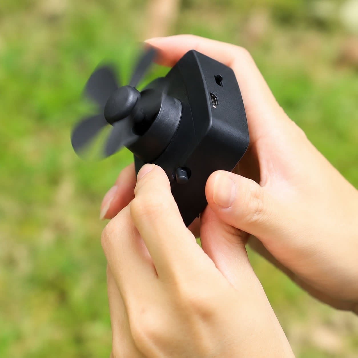 Aθλητικό Καπέλο Τύπου Jockey USB με Ανεμιστηράκι και Ηλιακό Πάνελ