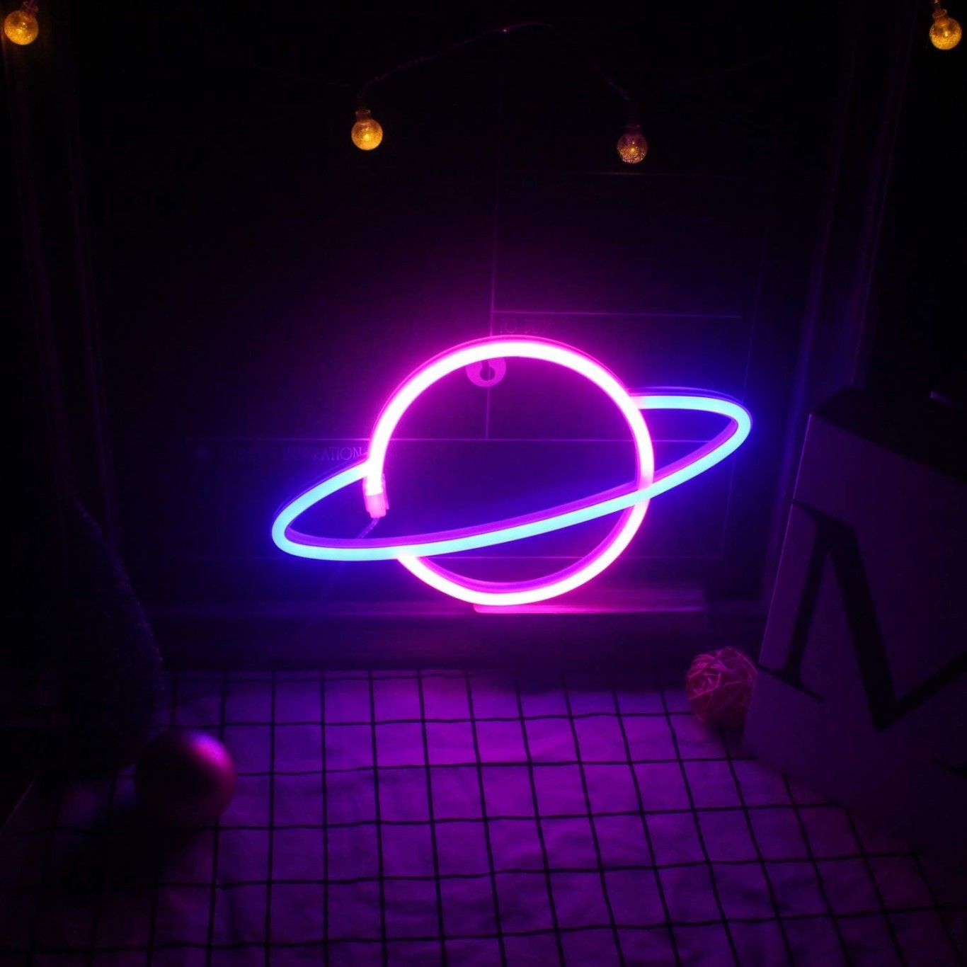 Διακοσμητικό Neon LED Φωτιστικό Πλανήτης Κρόνος Decoration Lamp Saturn 17x30 cm Διακοσμητικό Neon LED Φωτιστικό Πλανήτης Κρόνος Decoration Lamp Saturn 17x30 cm