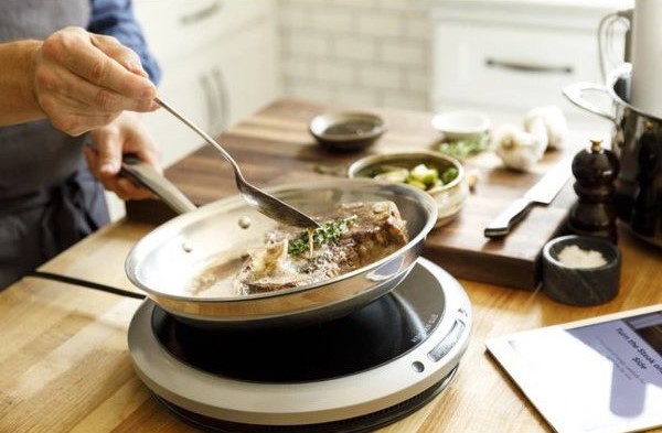 Έξυπνη Επαγωγική Εστία 1600W με Bluetooth, Αυτόματη Προσαρμογή Θερμοκρασίας και Πίνακα Ελέγχου Αφής - Smart Σύστημα Hestan Cue Έξυπνη Επαγωγική Εστία 1600W με Bluetooth, Αυτόματη Προσαρμογή Θερμοκρασίας και Πίνακα Ελέγχου Αφής - Smart Σύστημα Hestan Cue