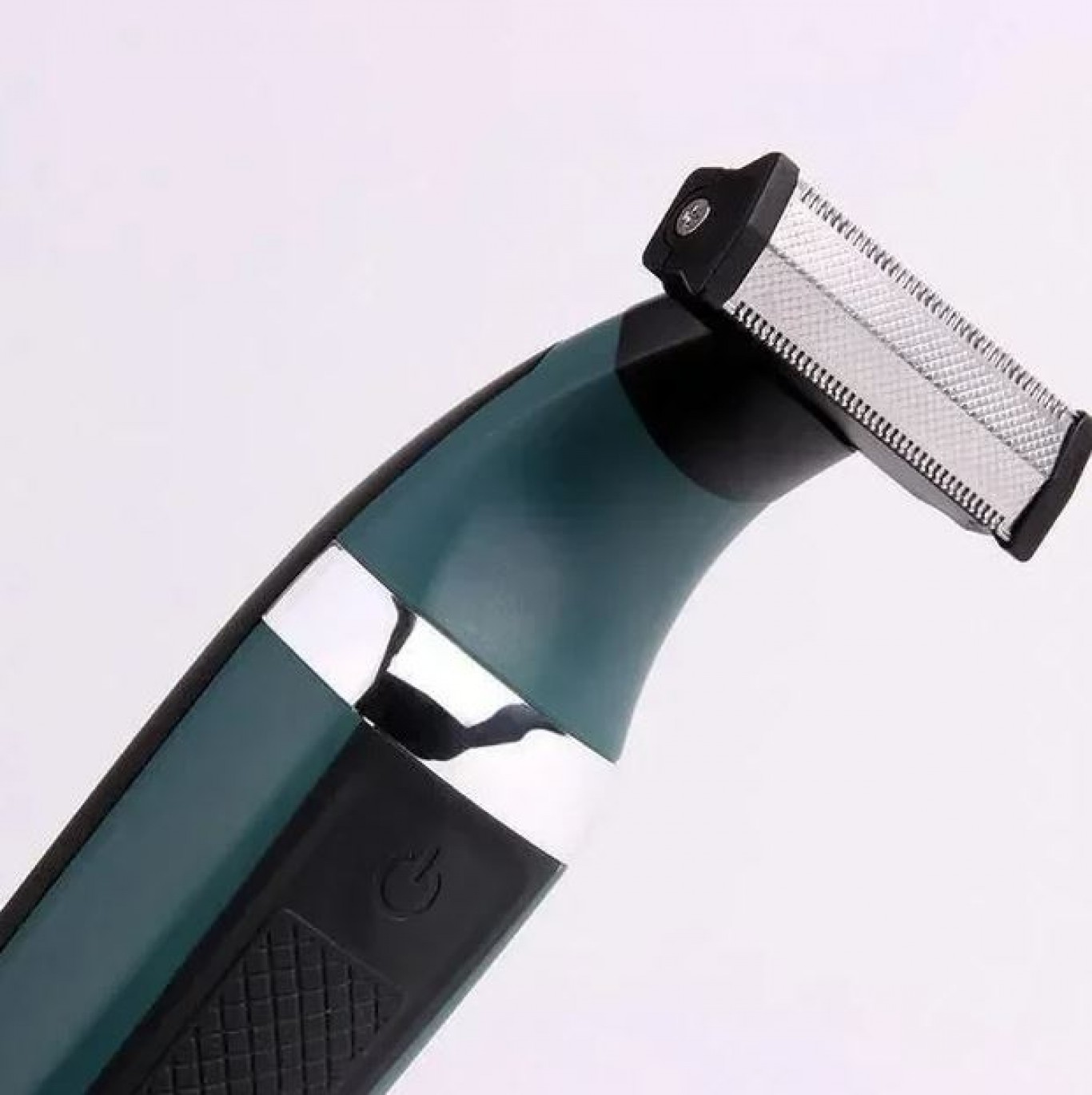 Επαναφορτιζόμενη Ξυριστική Μηχανή με Ρύθμιση Μήκους Κοπής και Ανοξείδωτη Κεφαλή VGR Επαναφορτιζόμενη Ξυριστική Μηχανή με Ρύθμιση Μήκους Κοπής και Ανοξείδωτη Κεφαλή VGR