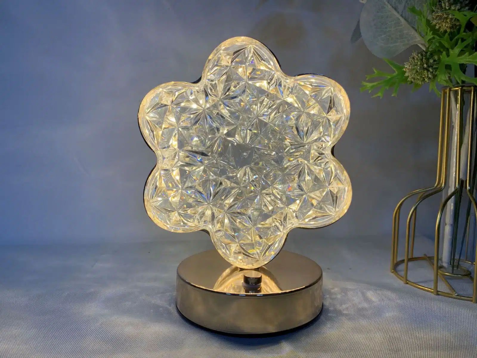 Επαναφορτιζόμενο LED Διακοσμητικό Λουλούδι Φωτιστικό με Εφέ Κρυστάλλου 15x10x17 Επαναφορτιζόμενο LED Διακοσμητικό Λουλούδι Φωτιστικό με Εφέ Κρυστάλλου 15x10x17