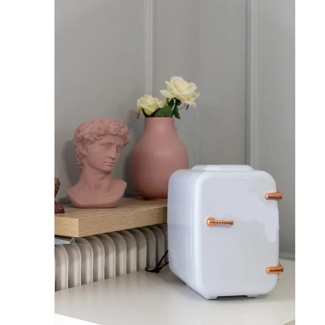 Φορητό Retro Μίνι Ψυγείο με Λαβή 33 - 45W - Χωρητικότητας 4L για Καλλυντικά και Τρόφιμα - Hoomei Φορητό Retro Μίνι Ψυγείο με Λαβή 33 - 45W - Χωρητικότητας 4L για Καλλυντικά και Τρόφιμα - Hoomei