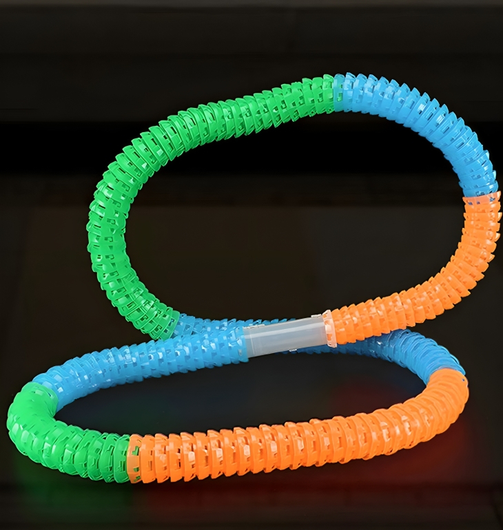 Φωσφοριζέ Εύκαμπτη Πίστα Αγώνων Αυτοκινήτου - Σετ Παιχνιδιού για Ηλικίες από 3 Ετών - Andowl Φωσφοριζέ Εύκαμπτη Πίστα Αγώνων Αυτοκινήτου - Σετ Παιχνιδιού για Ηλικίες από 3 Ετών - Andowl