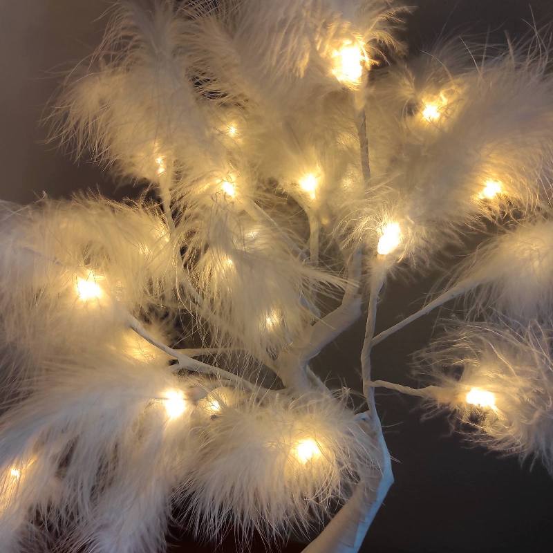 Γιορτινό Διακοσμητικό Δεντράκι με Πούπουλα, Προσαρμοζόμενα Κλαδιά και Θερμό LED Φως Γιορτινό Διακοσμητικό Δεντράκι με Πούπουλα, Προσαρμοζόμενα Κλαδιά και Θερμό LED Φως
