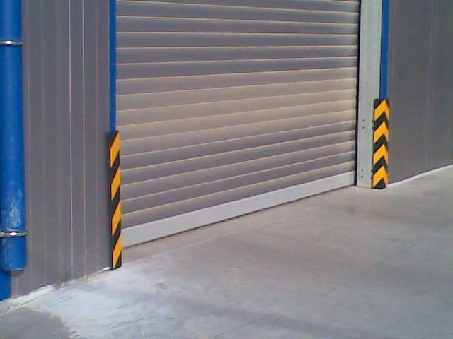 Γωνιά Προστασίας από Ελαστικό Στρογγυλεμένης Ακμής Πάχους 20mm Γωνιά Προστασίας από Ελαστικό Στρογγυλεμένης Ακμής Πάχους 20mm