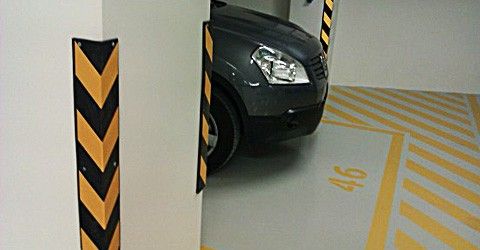 Γωνιά Προστασίας από Ελαστικό Στρογγυλεμένης Ακμής Πάχους 20mm Γωνιά Προστασίας από Ελαστικό Στρογγυλεμένης Ακμής Πάχους 20mm