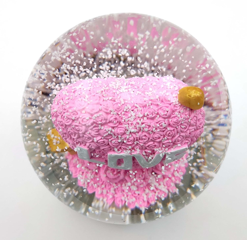 Γυάλινη Χιονόμπαλα με Καρδιά σε Σχήμα Τριαντάφυλλου με Βέλος Love 12×14.5cm Γυάλινη Χιονόμπαλα με Καρδιά σε Σχήμα Τριαντάφυλλου με Βέλος Love 12×14.5cm