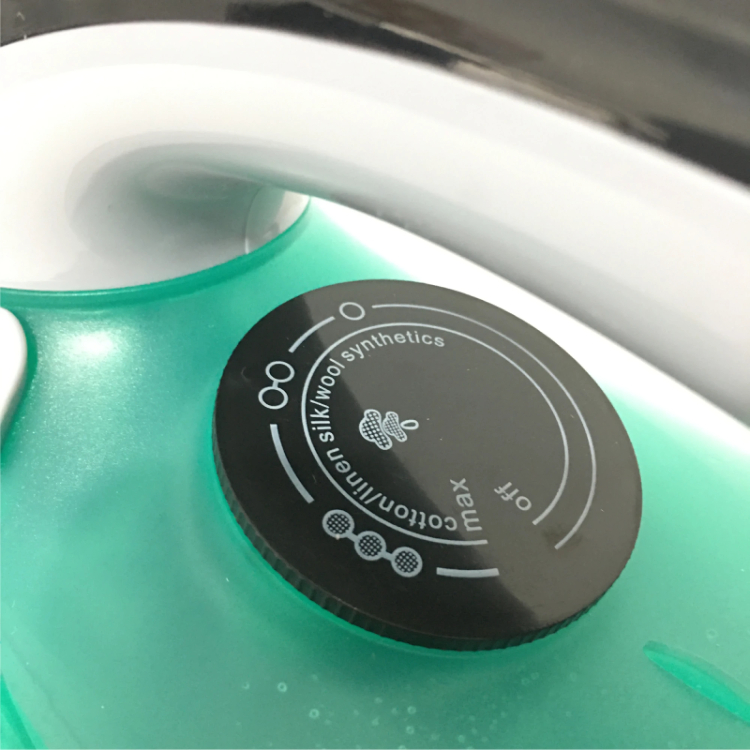 Ηλεκτρικό Σίδερο Ατμού 2200W με Αντικολλητική Πλάκα Ηλεκτρικό Σίδερο Ατμού 2200W με Αντικολλητική Πλάκα