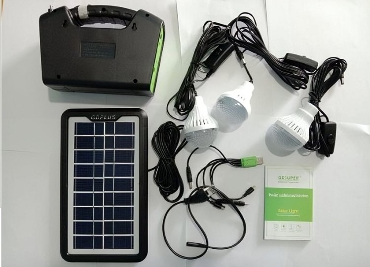 Ηλιακό Κιτ Τριπλού Φωτισμού με Φακό, 3 Λάμπες και Φόρτισης Συσκευών Ηλιακό Κιτ Τριπλού Φωτισμού με Φακό, 3 Λάμπες και Φόρτισης Συσκευών