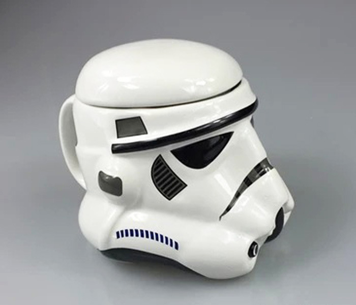Γυαλιστερή Κούπα MEGA Stormtrooper's Helmet Star Wars σε Σχήμα Κράνους με Καπάκι 