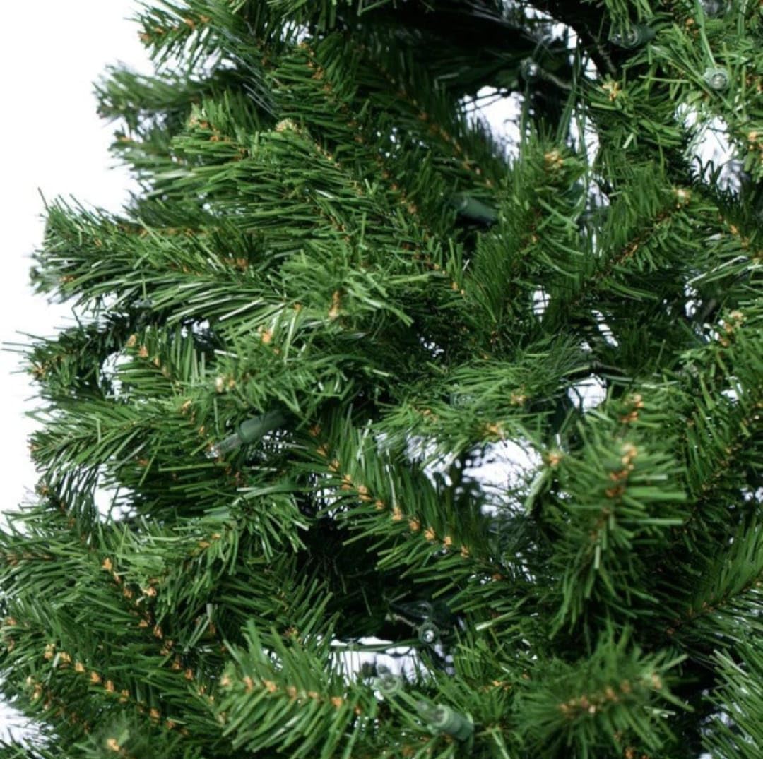 Τεχνητό Χριστουγεννιάτικο Δέντρο 240cm με Μεταλλική Βάση Τεχνητό Χριστουγεννιάτικο Δέντρο 240cm με Μεταλλική Βάση