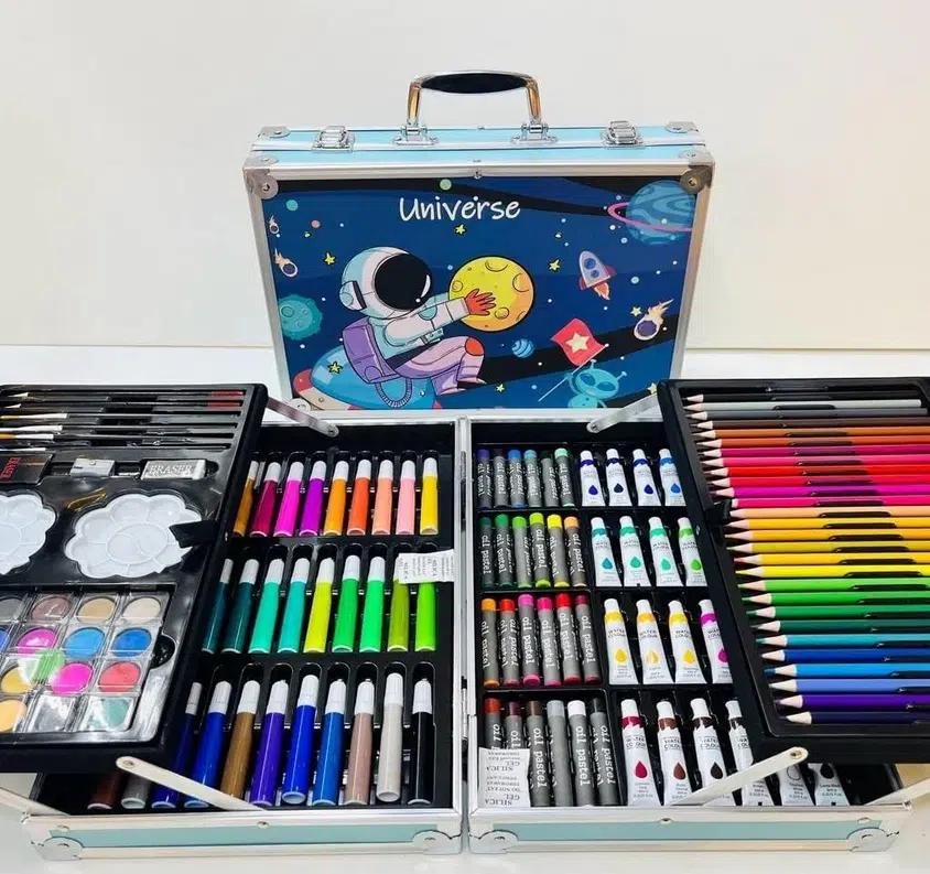 KidsArt Πλήρες Σετ Βαλιτσάκι Ζωγραφικής 145τμχ Παιδικό με Μαρκαδόρους,Ξυλομπογιές,Νερομπογιές,Κηρομπογιές με Σχέδιο Αστροναύτης KidsArt Πλήρες Σετ Βαλιτσάκι Ζωγραφικής 145τμχ Παιδικό με Μαρκαδόρους,Ξυλομπογιές,Νερομπογιές,Κηρομπογιές με Σχέδιο Αστροναύτης