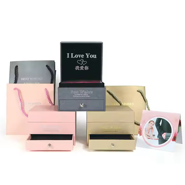 Κουτί Δώρου - Μπιζουτιέρα με Κόκκινα Τριαντάφυλλα 9 x 12 cm Κουτί Δώρου - Μπιζουτιέρα με Κόκκινα Τριαντάφυλλα 9 x 12 cm