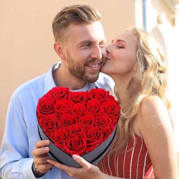 Κουτί σε Σχήμα Καρδιάς με 20 Κόκκινα Τεχνητά Τριαντάφυλλα, Μπρελόκ Καρδιά και Κλειδί Κουτί σε Σχήμα Καρδιάς με 20 Κόκκινα Τεχνητά Τριαντάφυλλα, Μπρελόκ Καρδιά και Κλειδί