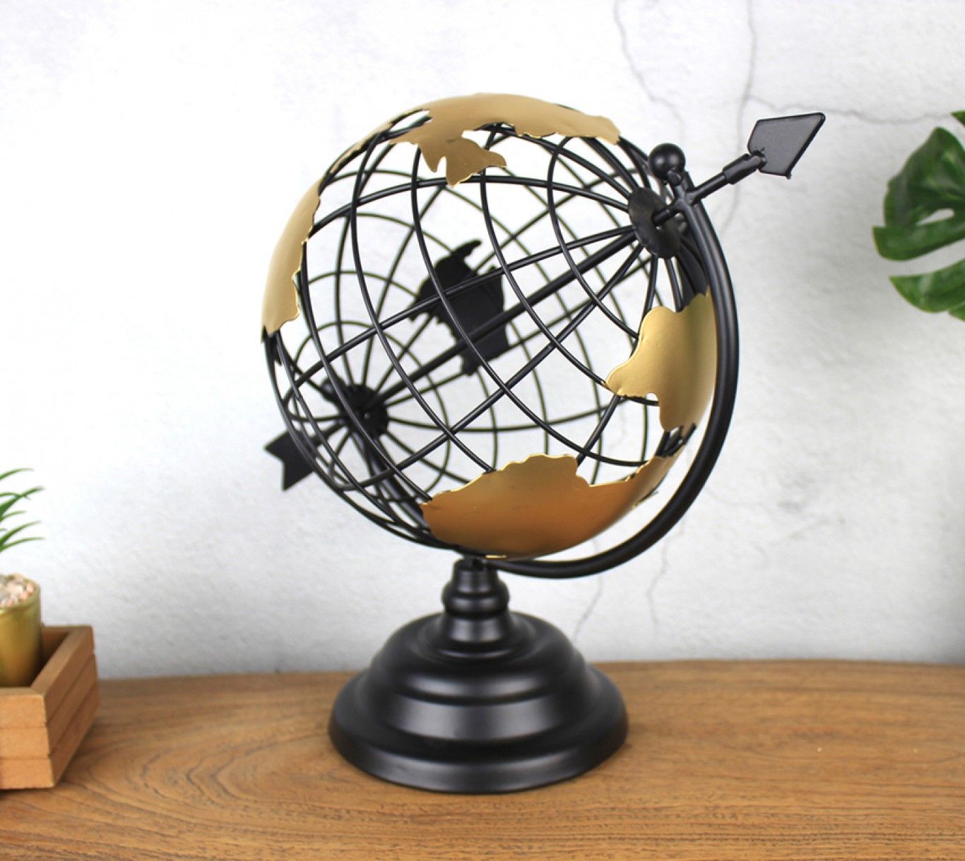 Μεταλλική Υδρόγειος Σφαίρα Επιτραπέζια Διακοσμητικό σε Μαύρο και Χρυσό Μεταλλική Υδρόγειος Σφαίρα Επιτραπέζια Διακοσμητικό σε Μαύρο και Χρυσό