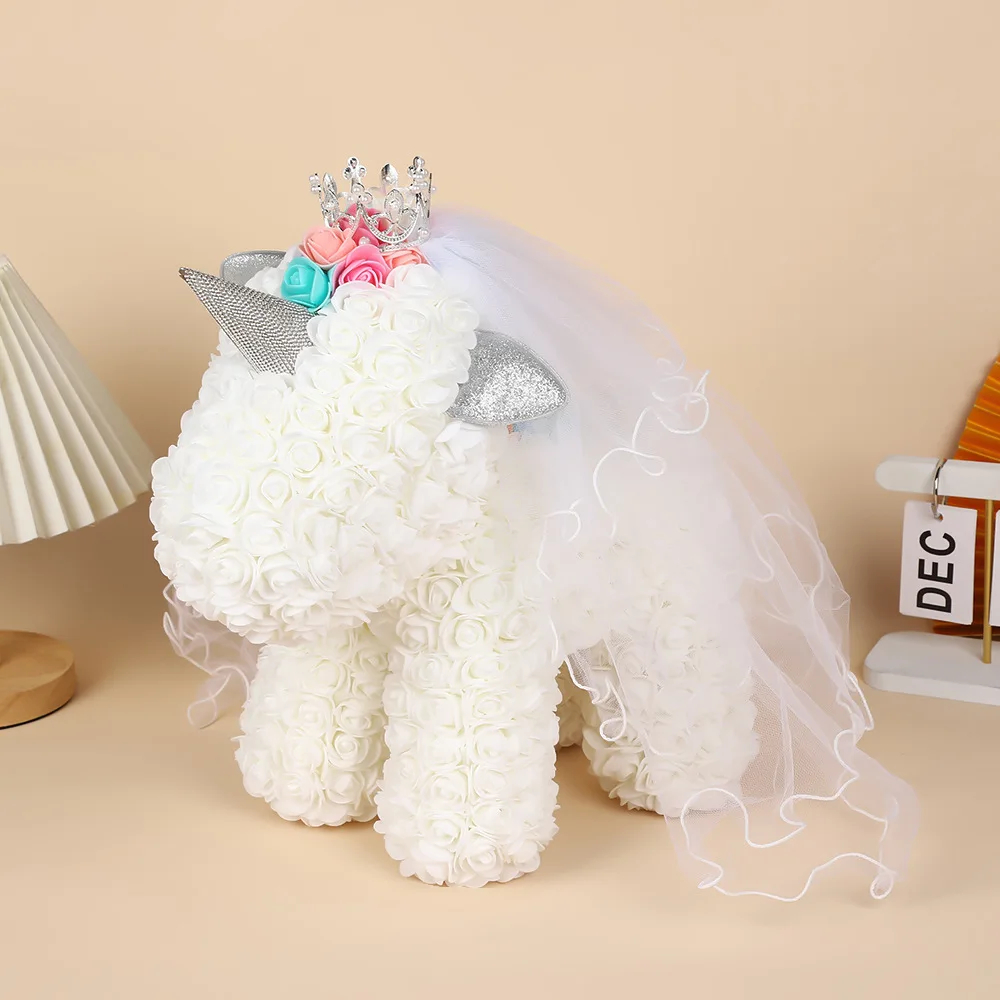 Μονόκερος 25cm από Τεχνητά Τριαντάφυλλα με Πέπλο σε Συσκευασία Δώρου Μονόκερος 25cm από Τεχνητά Τριαντάφυλλα με Πέπλο σε Συσκευασία Δώρου