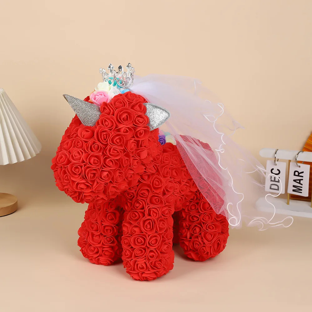 Μονόκερος 25cm από Τεχνητά Τριαντάφυλλα με Πέπλο σε Συσκευασία Δώρου Μονόκερος 25cm από Τεχνητά Τριαντάφυλλα με Πέπλο σε Συσκευασία Δώρου