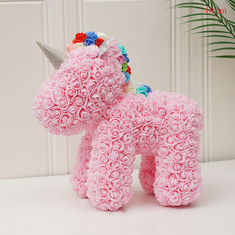 Μονόκερος με Τριανταφυλλάκια σε Συσκευασία Δώρου με Τεχνητά Ροδοπέταλα Μονόκερος με Τριανταφυλλάκια σε Συσκευασία Δώρου με Τεχνητά Ροδοπέταλα