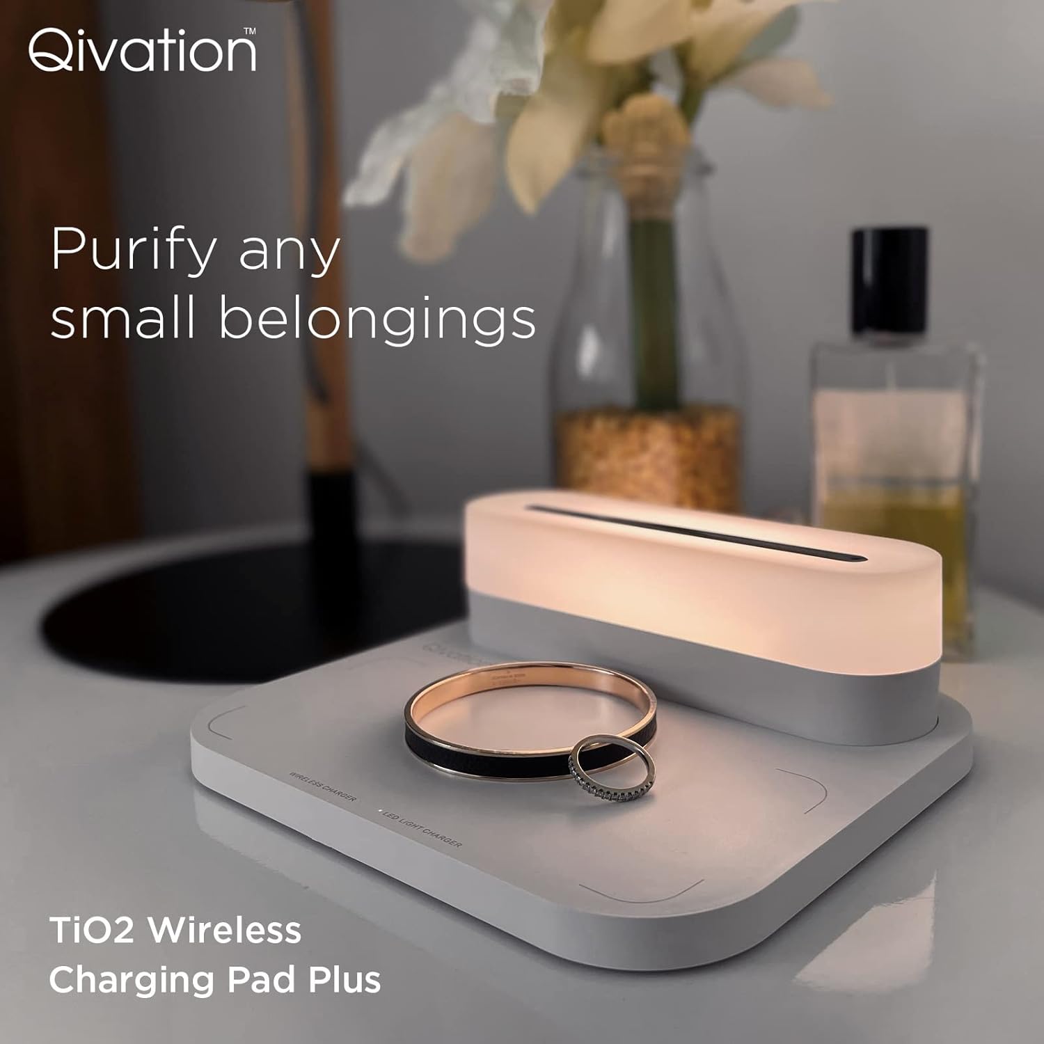 Πολυλειτουργική Βάση Φόρτισης με Αποσπώμενο Μαγνητικό LED και Λειτουργία Απολύμανσης Μικρών Αντικειμένων Πολυλειτουργική Βάση Φόρτισης με Αποσπώμενο Μαγνητικό LED και Λειτουργία Απολύμανσης Μικρών Αντικειμένων