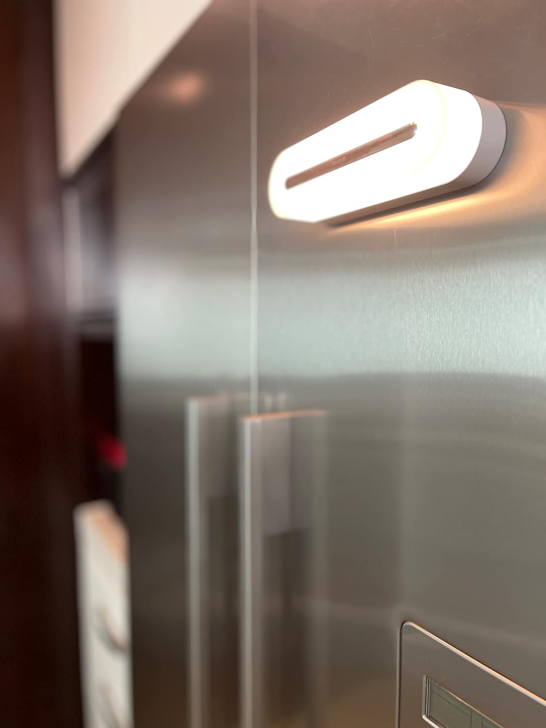 Πολυλειτουργική Βάση Φόρτισης με Αποσπώμενο Μαγνητικό LED και Λειτουργία Απολύμανσης Μικρών Αντικειμένων Πολυλειτουργική Βάση Φόρτισης με Αποσπώμενο Μαγνητικό LED και Λειτουργία Απολύμανσης Μικρών Αντικειμένων