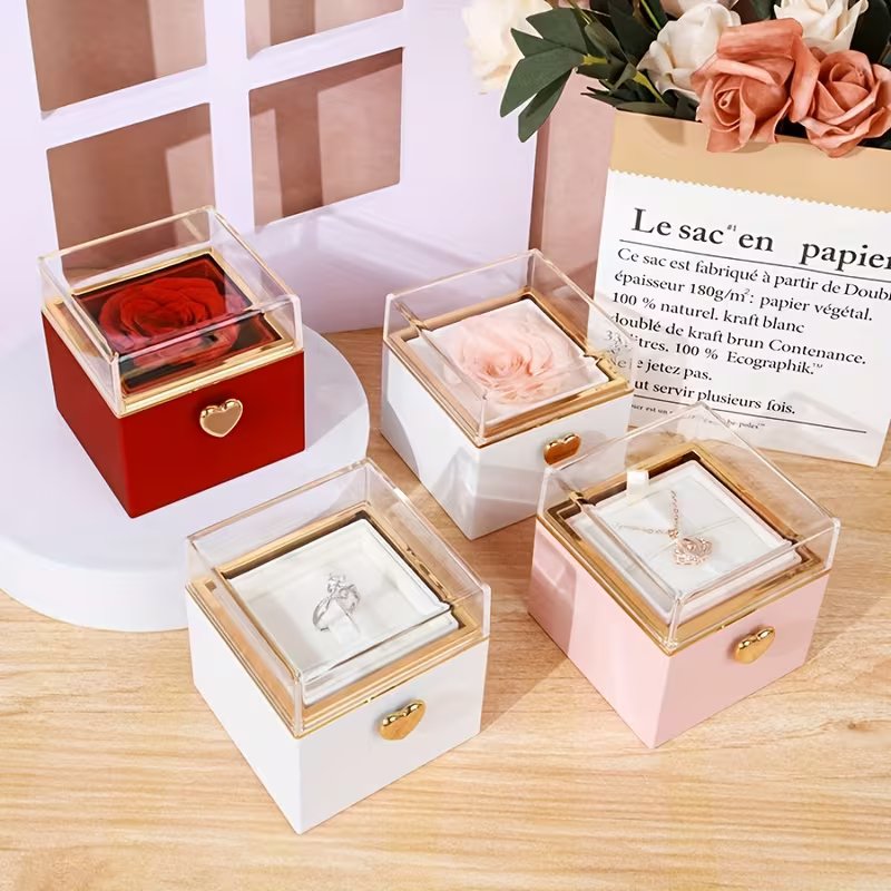 Πολυτελές Κουτί Δώρου με Τριαντάφυλλο και Περιστρεφόμενη Θέση για Κόσμημα Πολυτελές Κουτί Δώρου με Τριαντάφυλλο και Περιστρεφόμενη Θέση για Κόσμημα