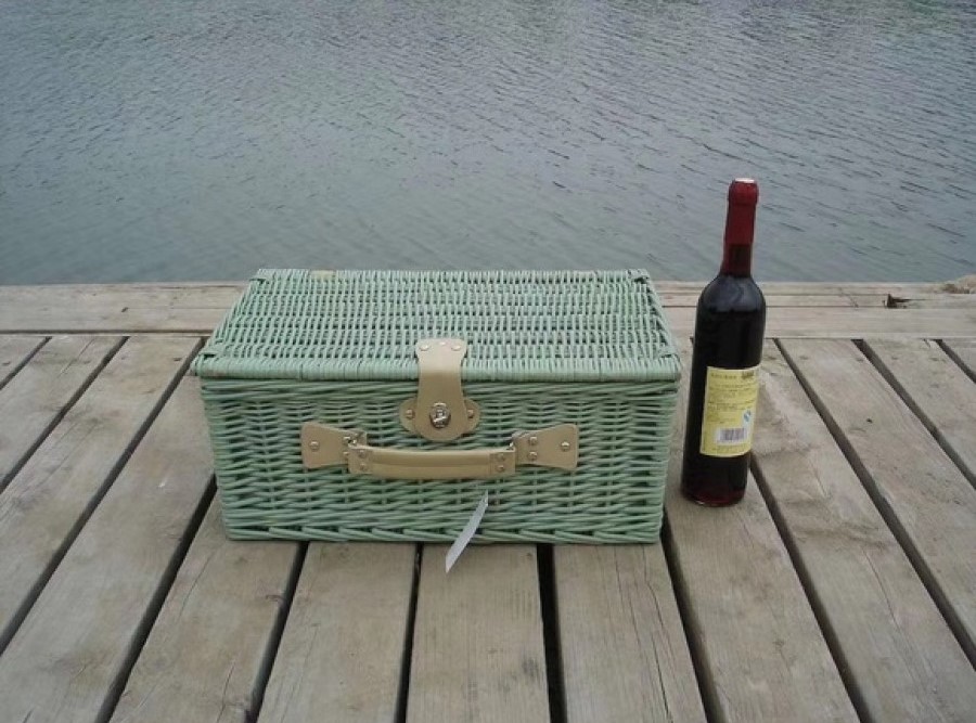 Ολοκληρωμένο Σετ Πικ Νικ για 4 Άτομα με Ψάθινο Kαλάθι - Βαλιτσάκι με Yφασμάτινη Eπένδυση - 46x31x20εκ Ολοκληρωμένο Σετ Πικ Νικ για 4 Άτομα με Ψάθινο Kαλάθι - Βαλιτσάκι με Yφασμάτινη Eπένδυση - 46x31x20εκ