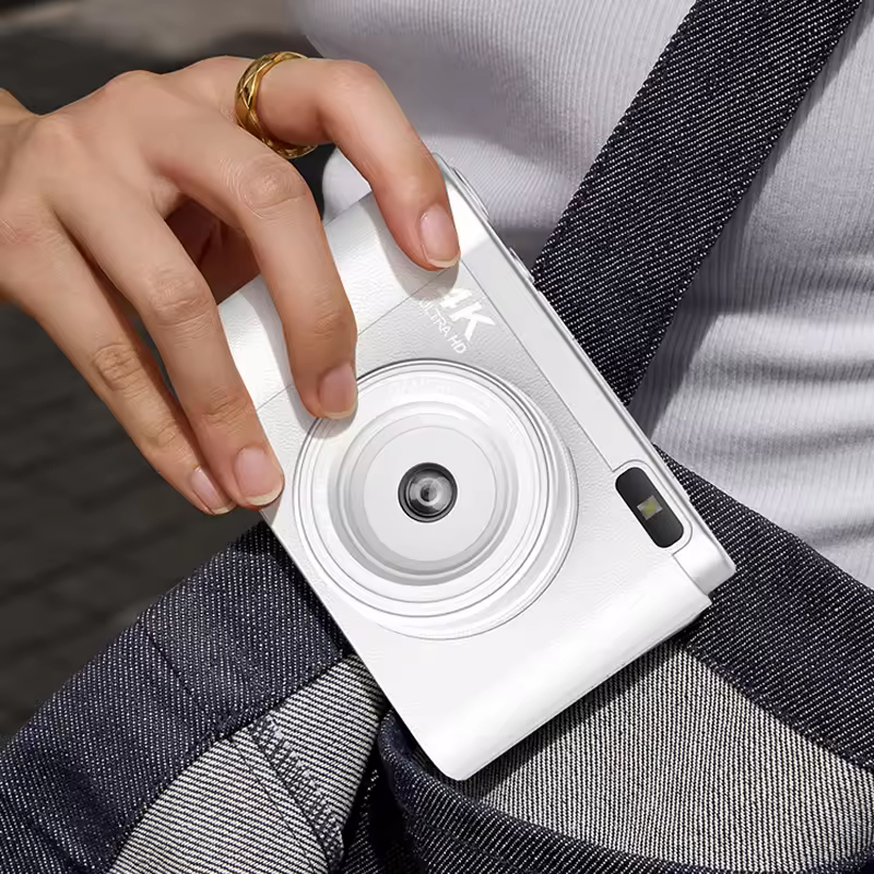 Ψηφιακή Κάμερα 4K με Ανακλινόμενη Οθόνη LCD 2.8″ και Μπαταρία 1300mAh Ψηφιακή Κάμερα 4K με Ανακλινόμενη Οθόνη LCD 2.8″ και Μπαταρία 1300mAh