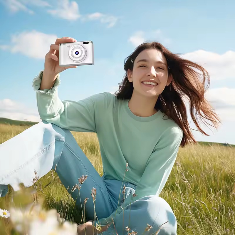 Ψηφιακή Κάμερα 4K με Ανακλινόμενη Οθόνη LCD 2.8″ και Μπαταρία 1300mAh Ψηφιακή Κάμερα 4K με Ανακλινόμενη Οθόνη LCD 2.8″ και Μπαταρία 1300mAh