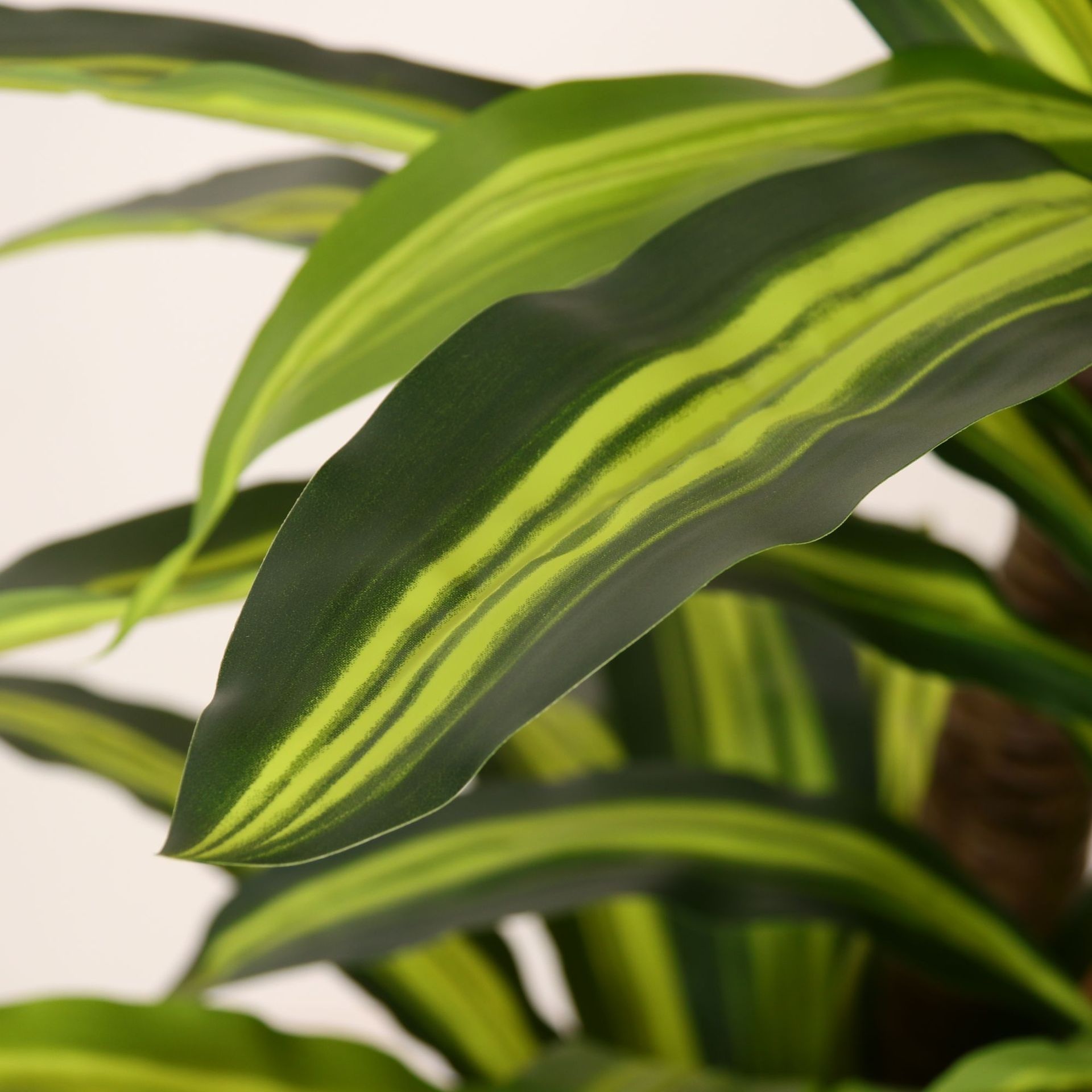 Τεχνητό Διακοσμητικό Δέντρο 190cm με Τριπλό Κορμό και Φύλλωμα Ρεαλιστικής Υφής Τεχνητό Διακοσμητικό Δέντρο 190cm με Τριπλό Κορμό και Φύλλωμα Ρεαλιστικής Υφής