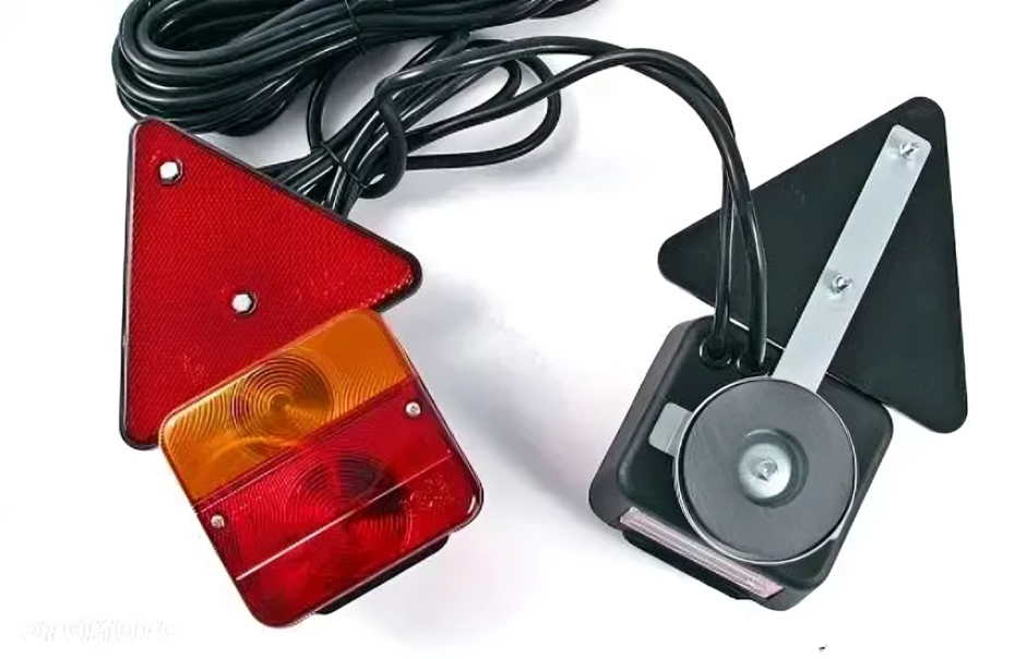 Σετ 2x Μαγνητικά Φώτα 12V για Ρυμουλκούμενα Σετ 2x Μαγνητικά Φώτα 12V για Ρυμουλκούμενα