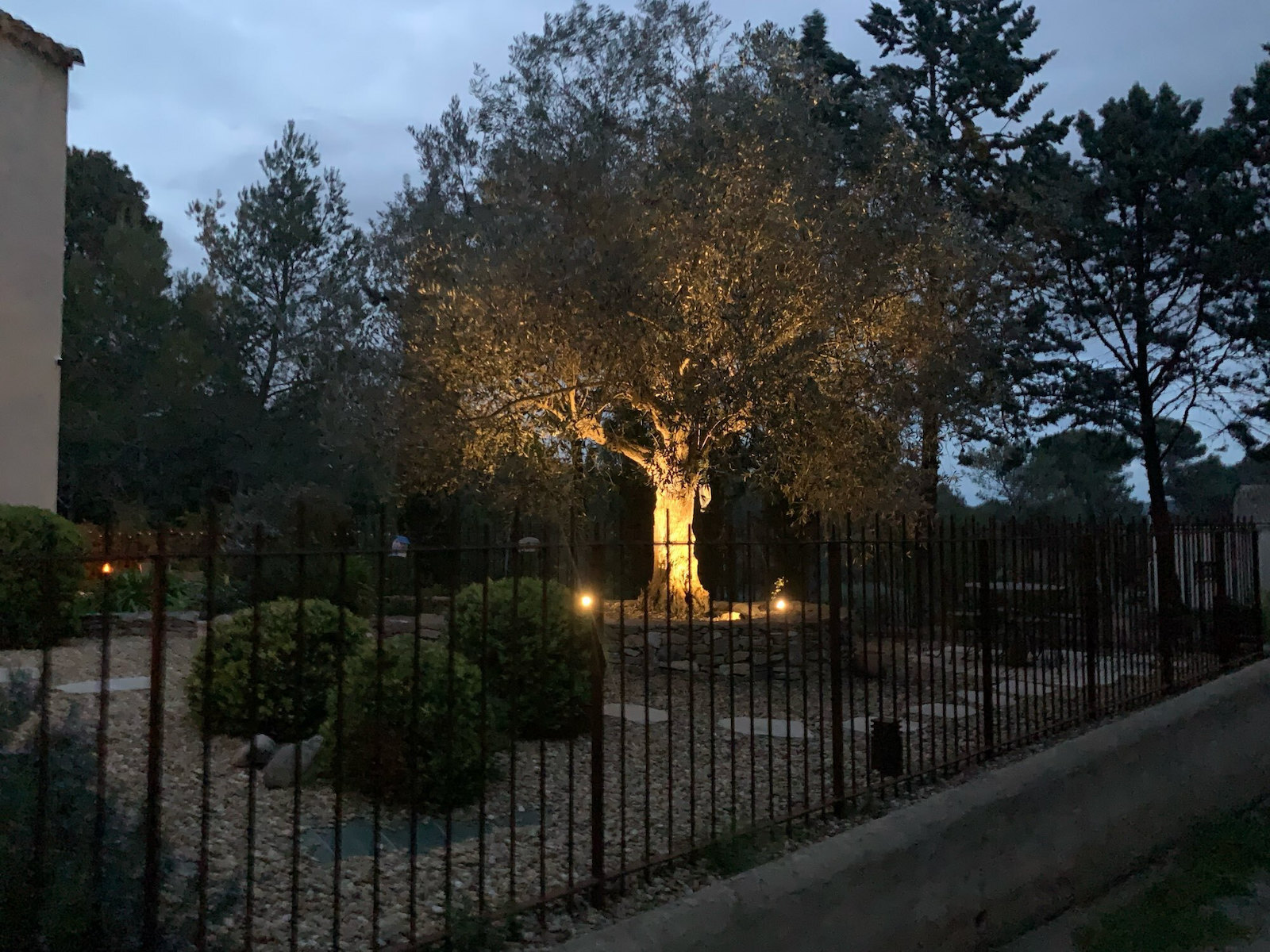 Σετ 4 Καρφωτά Ηλιακά Φωτιστικά Θερμό Λευκό 3000K με Φωτοκύτταρο, Αυτόματη Λειτουργία και Προστασία IP65 4x3εκ. Σετ 4 Καρφωτά Ηλιακά Φωτιστικά Θερμό Λευκό 3000K με Φωτοκύτταρο, Αυτόματη Λειτουργία και Προστασία IP65 4x3εκ.