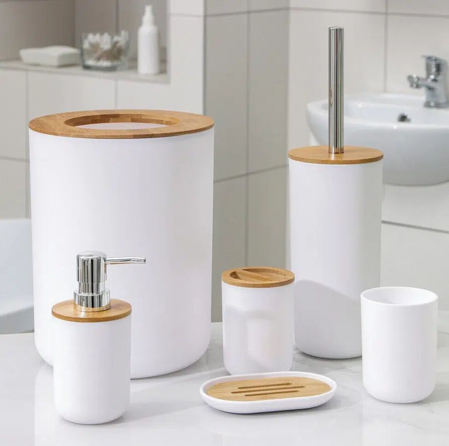Σετ Αξεσουάρ Μπάνιου και Τουαλέτας 6 Τεμαχίων με Bamboo Λεπτομέρειες Λευκό Σετ Αξεσουάρ Μπάνιου και Τουαλέτας 6 Τεμαχίων με Bamboo Λεπτομέρειες Λευκό