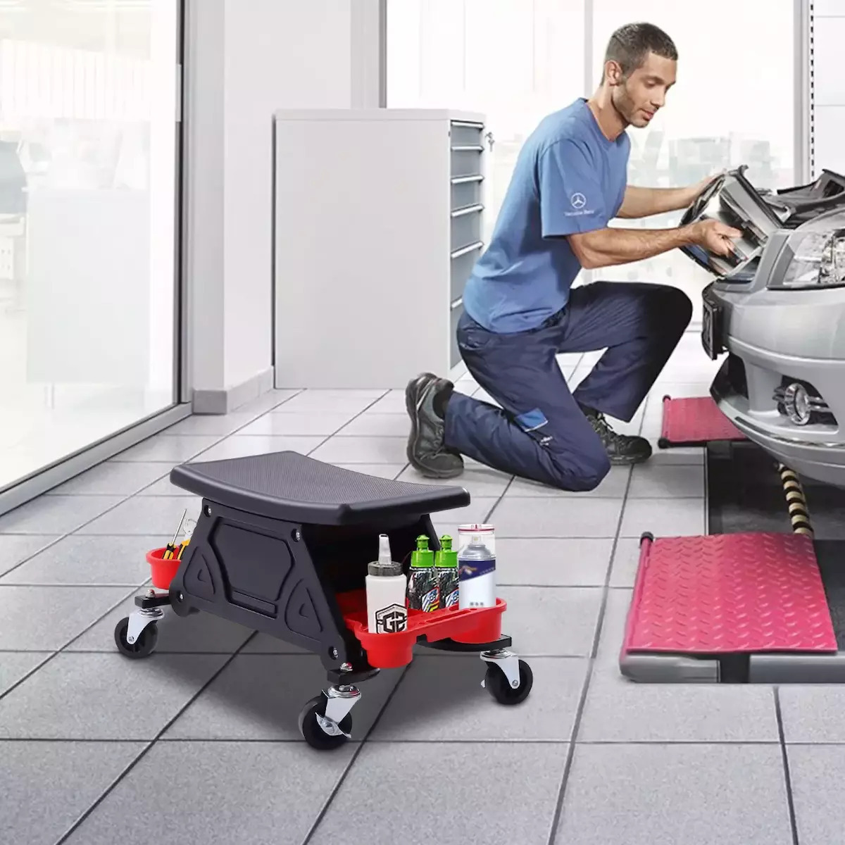 Σκαμπό Εργασίας για Μηχανικούς Αυτοκινήτων με Ροδάκια & 2 Δίσκους Αποθήκευσης Εργαλείων - Αντοχή έως 150kg Σκαμπό Εργασίας για Μηχανικούς Αυτοκινήτων με Ροδάκια & 2 Δίσκους Αποθήκευσης Εργαλείων - Αντοχή έως 150kg
