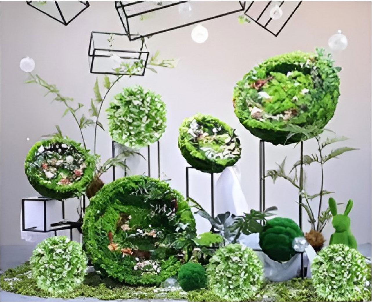 Τεχνητή Διακοσμητική Μπάλα Φυλλωσιάς - Πράσινο Πυξάρι με Λευκά Άνθη 22cm Τεχνητή Διακοσμητική Μπάλα Φυλλωσιάς - Πράσινο Πυξάρι με Λευκά Άνθη 22cm