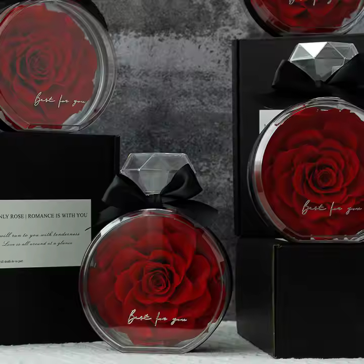 Τεχνητό Κόκκινο Τριαντάφυλλο σε Κουτί Δώρου 15 × 10.5 cm Τεχνητό Κόκκινο Τριαντάφυλλο σε Κουτί Δώρου 15 × 10.5 cm