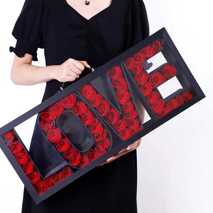 Βαλιτσάκι Δώρου με Κόκκινα Τεχνητά Τριαντάφυλλα - LOVE Portable Gift Box - 65,5x27cm Βαλιτσάκι Δώρου με Κόκκινα Τεχνητά Τριαντάφυλλα - LOVE Portable Gift Box - 65,5x27cm
