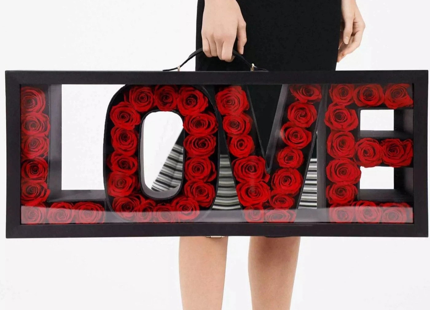 Βαλιτσάκι Δώρου με Κόκκινα Τεχνητά Τριαντάφυλλα - LOVE Portable Gift Box - 65,5x27cm Βαλιτσάκι Δώρου με Κόκκινα Τεχνητά Τριαντάφυλλα - LOVE Portable Gift Box - 65,5x27cm