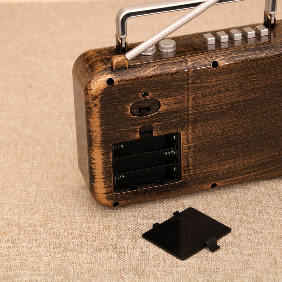 Vintage Χριστουγεννιάτικο Φωτεινό Ραδιόφωνο με Χρυσόσκονη & Μουσική Vintage Χριστουγεννιάτικο Φωτεινό Ραδιόφωνο με Χρυσόσκονη & Μουσική